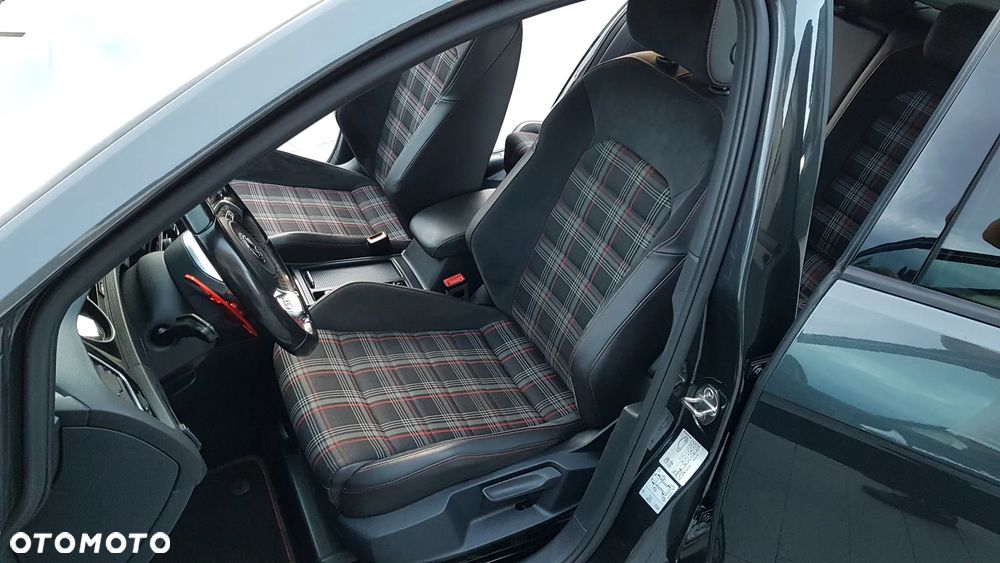 Volkswagen Golf 2.0 TSI BMT GTI Performance DSG - 33