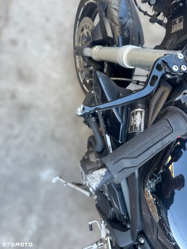 Triumph Street Triple - 8