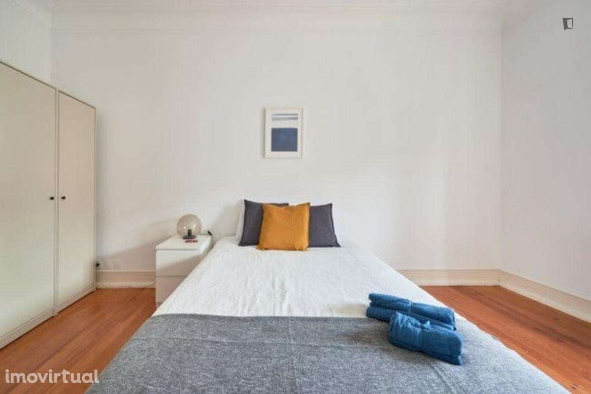 Quarto - localizado em Alameda Lisbon - Grande imagem: 4/17