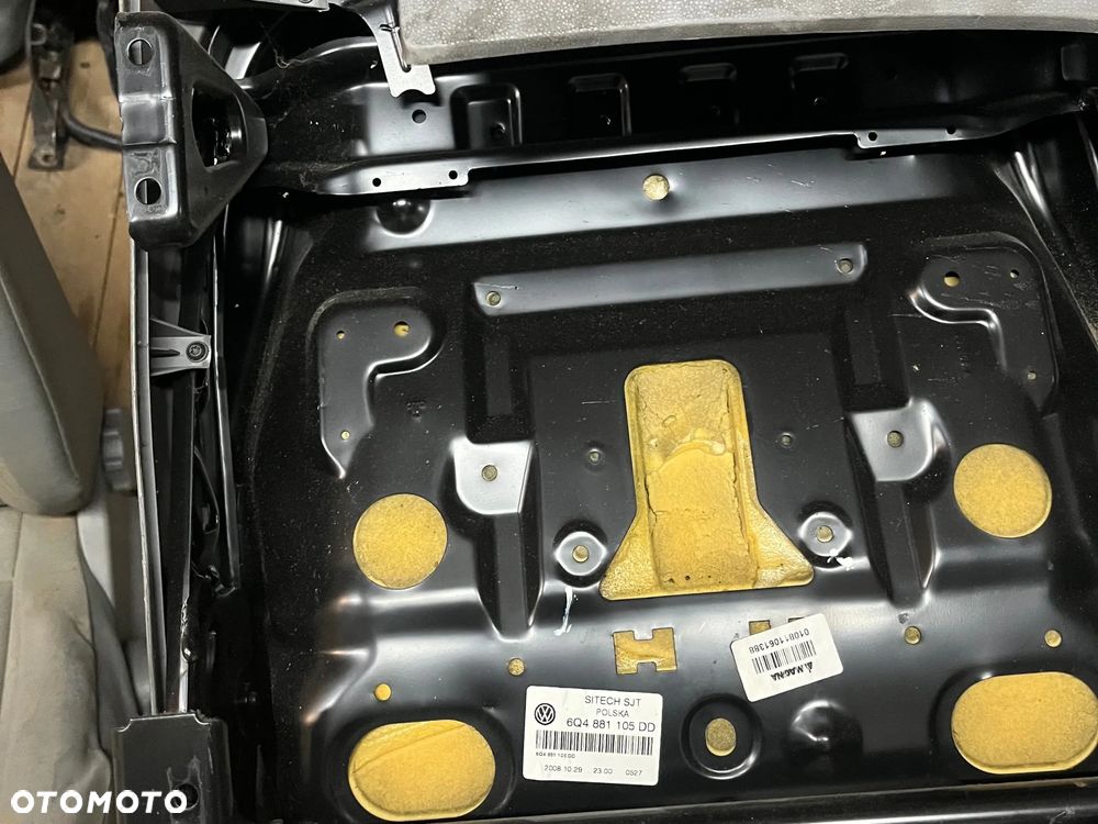 FOTELE 4 SZTUKI VOLKSWAGEN CADDY - 3