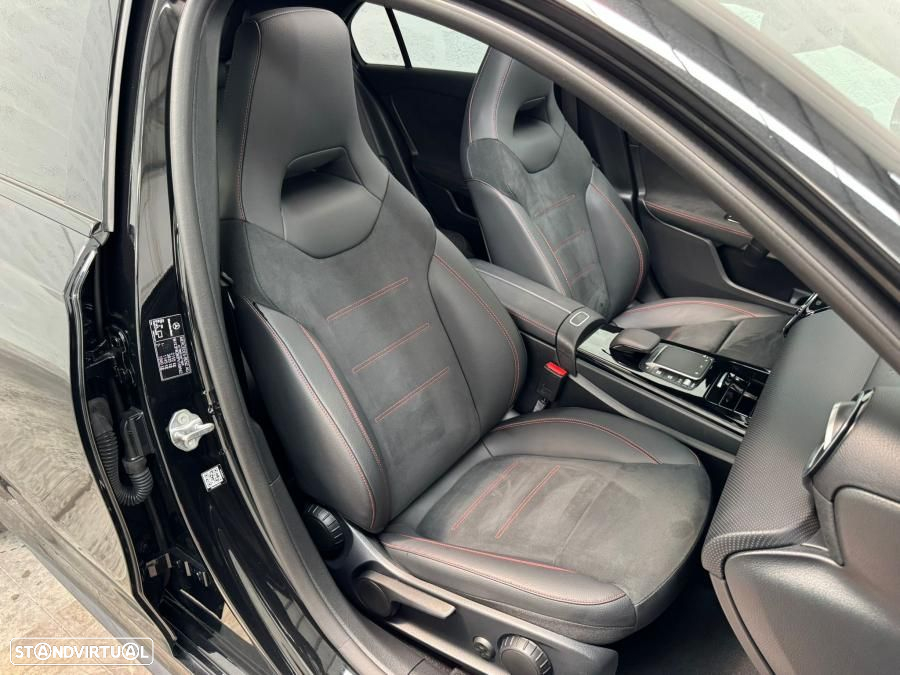 Mercedes-Benz A 250 e AMG Line - 52