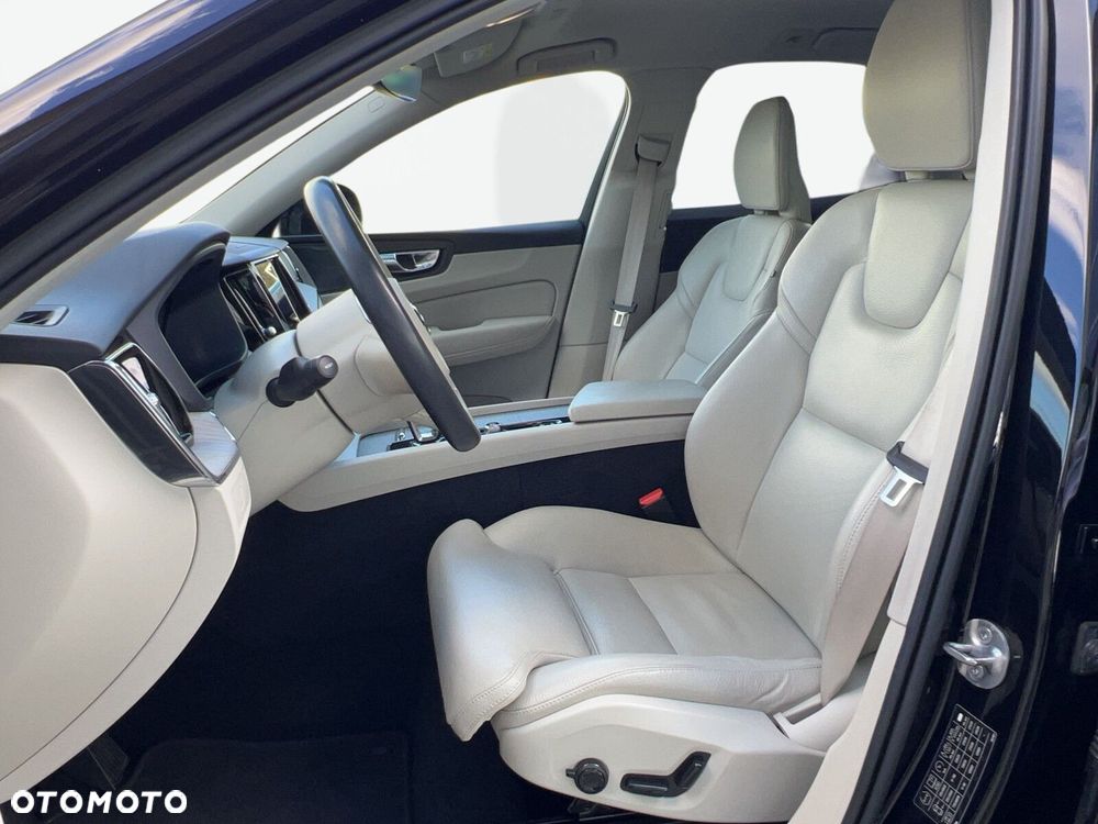 Volvo XC 60 B5 B AWD Plus Dark - 10