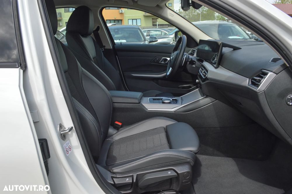 BMW Seria 3 320i Aut. Luxury Line - 35