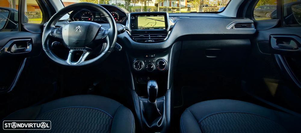 Peugeot 208 PureTech 110 Stop & Start Signature - 10