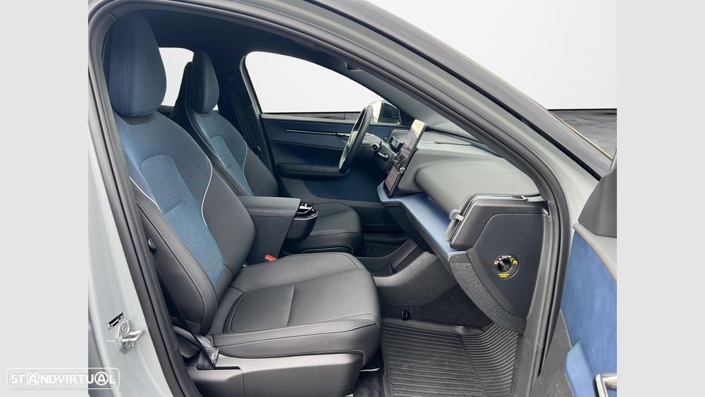 Volvo EX30 69 kWh Single Motor Extended Range Plus - 15