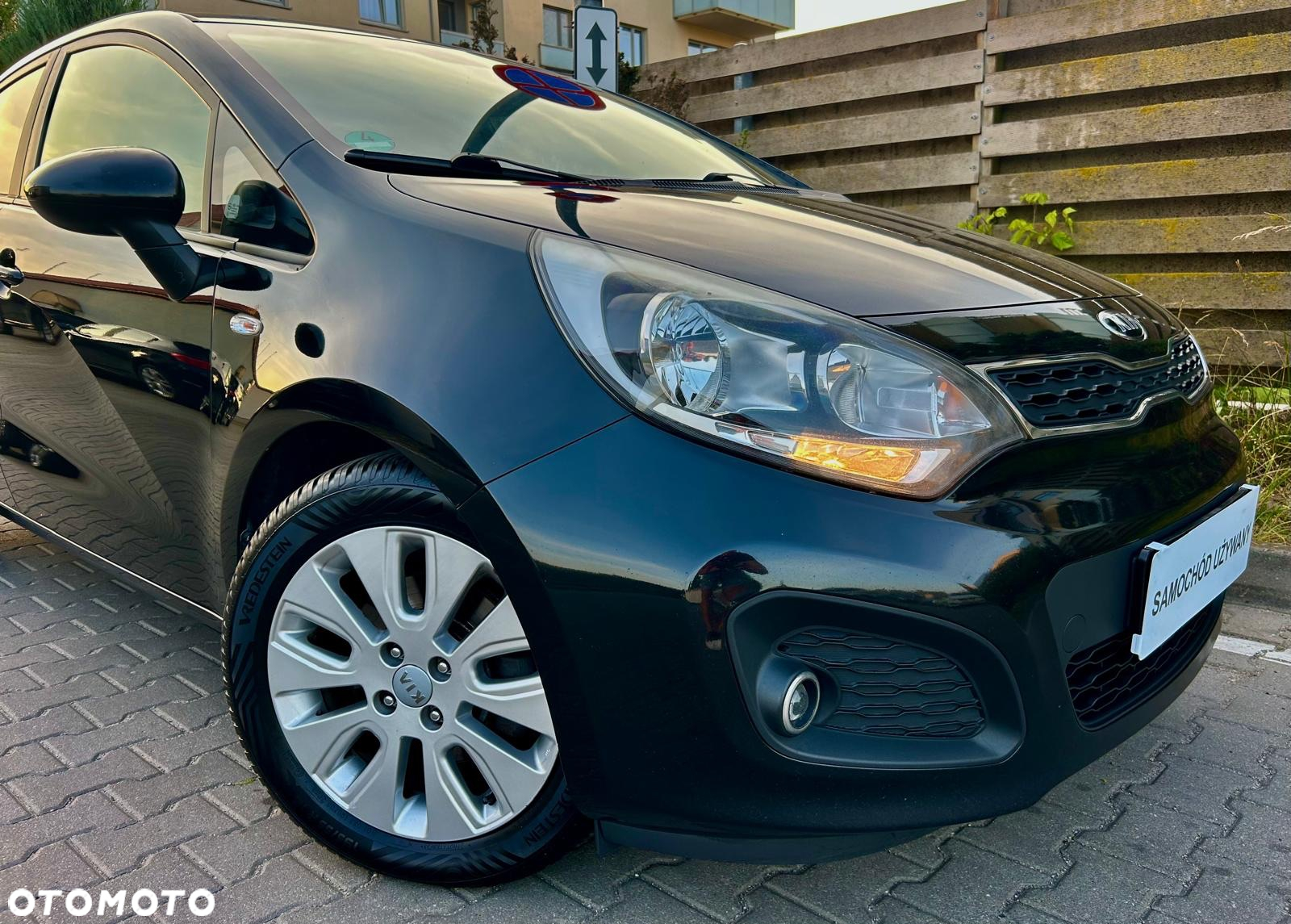 Kia Rio 1.4 L - 4