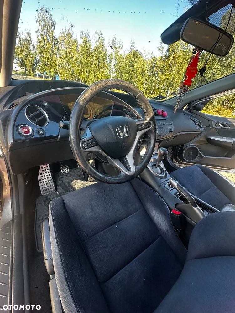Honda Civic 1.8 Comfort - 11