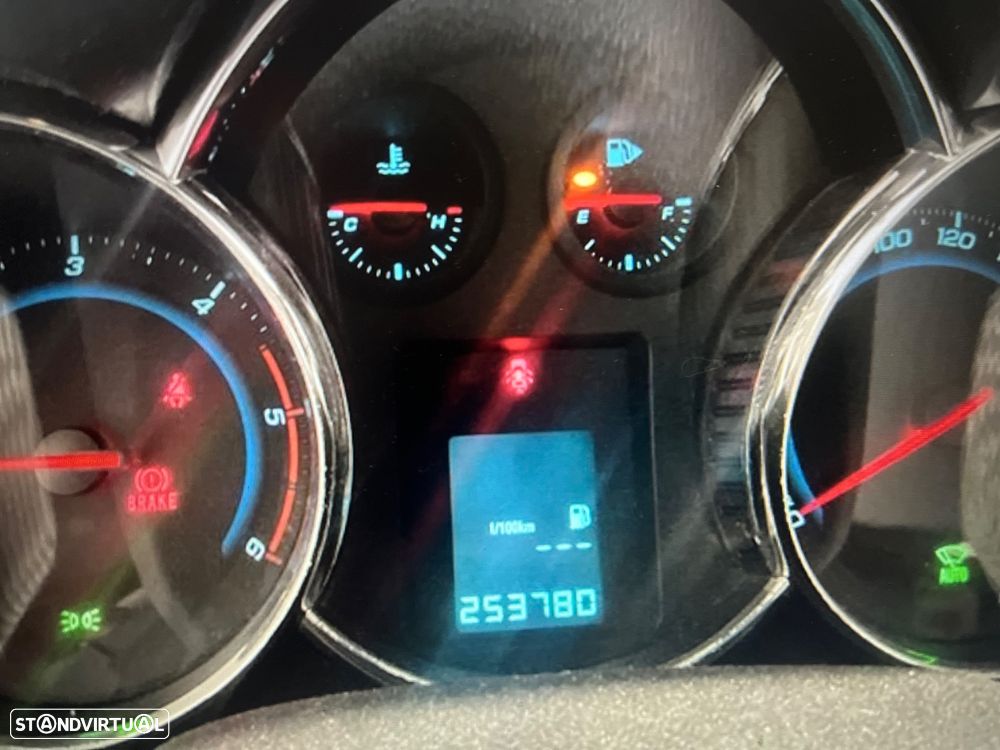 Chevrolet Cruze 2.0 VCDi LT - 8
