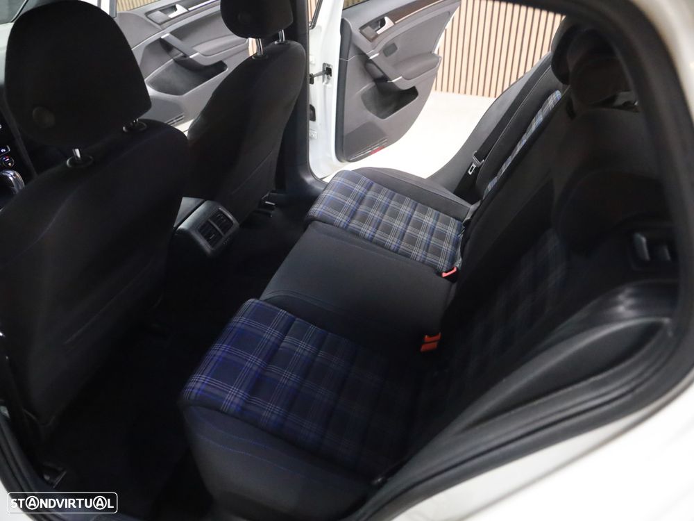 VW Golf 1.4 GTE Plug-In-Hybrid DSG - 9