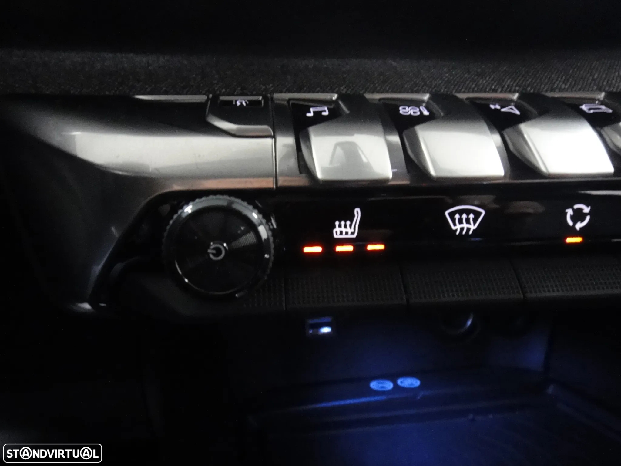 Peugeot 3008 1.2 PureTech Allure EAT8 - 38