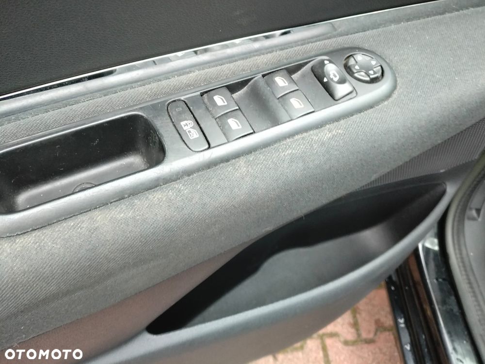 Peugeot 5008 - 19