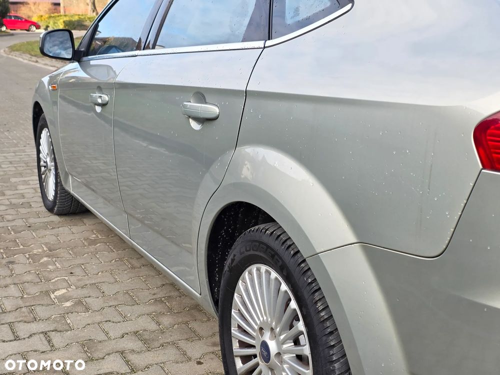 Ford Mondeo 2.3 Ghia - 10