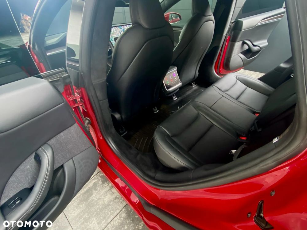 Tesla Model S - 5