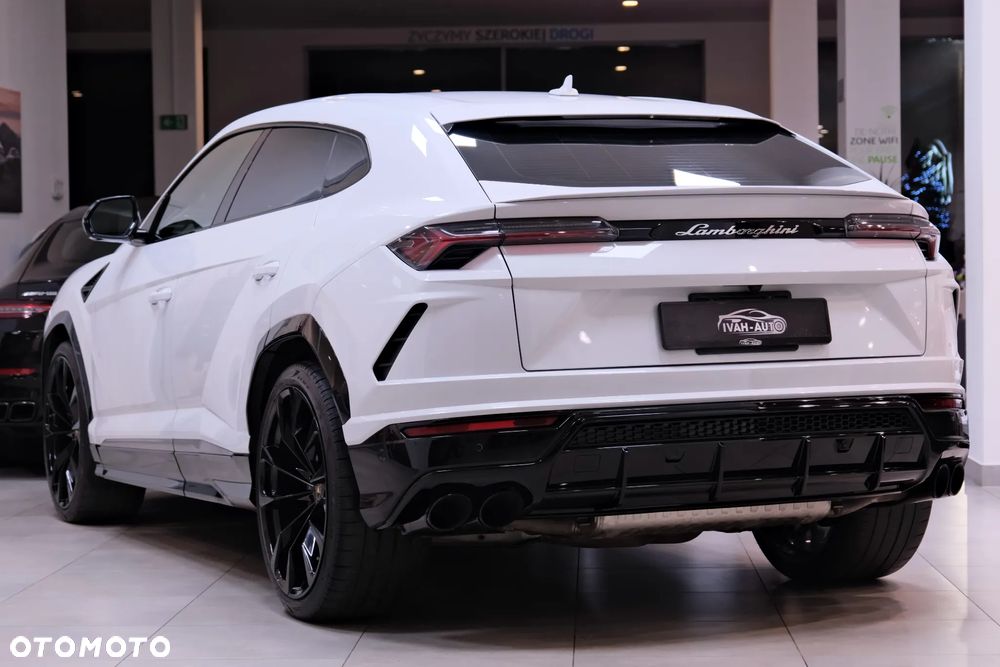 Lamborghini Urus - 13