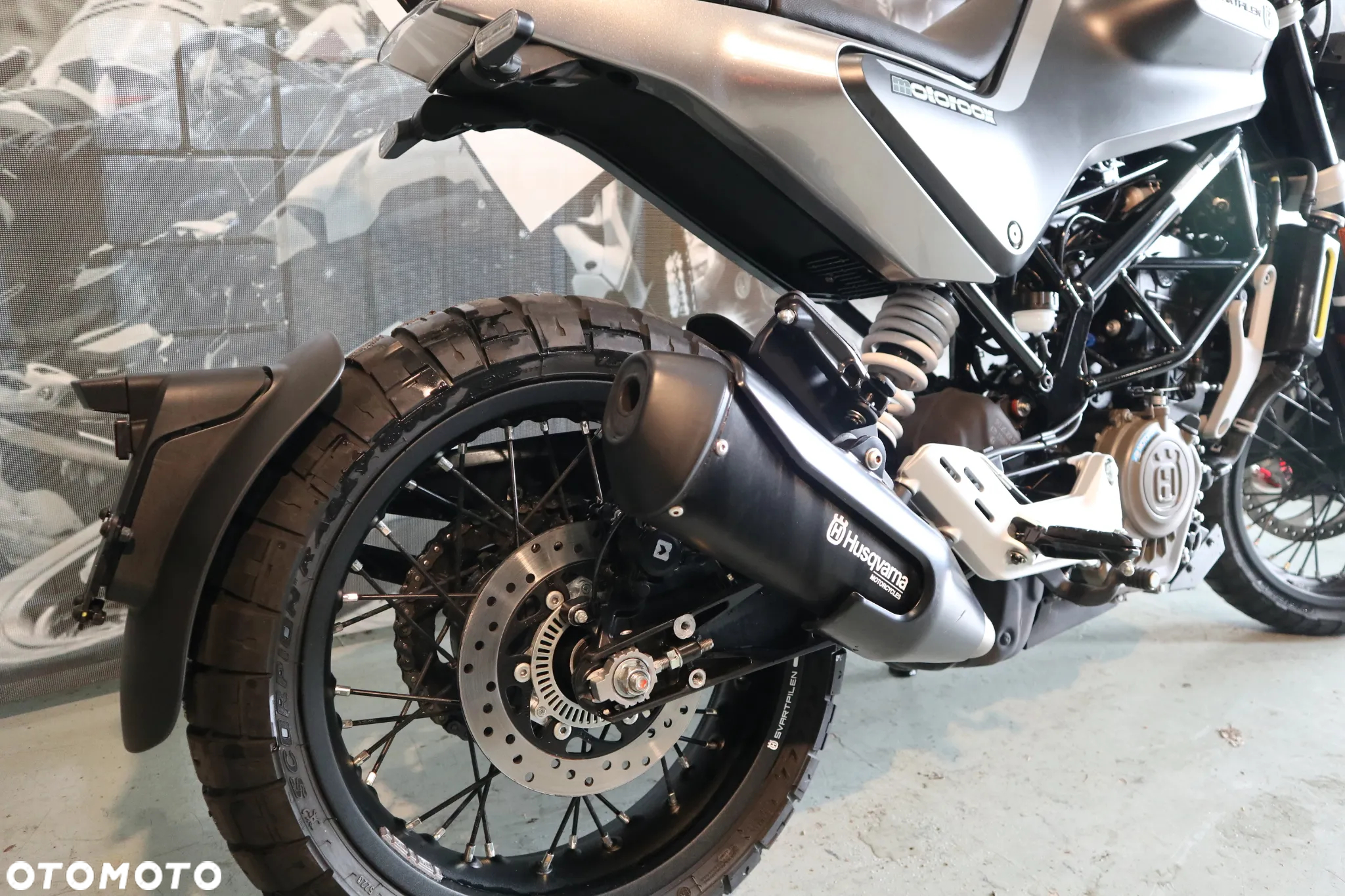 Husqvarna Svartpilen - 11