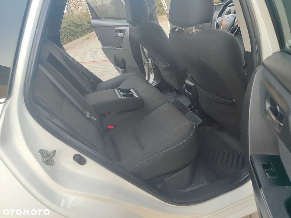 Toyota Auris 1.8 HSD Luna - 22