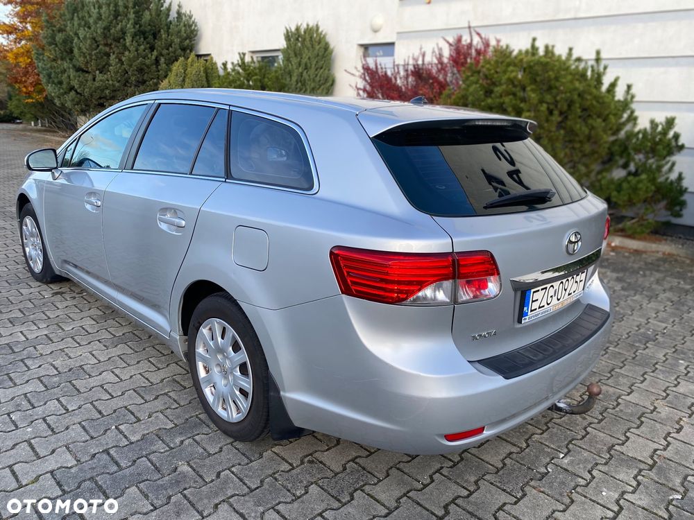 Toyota Avensis 1.8 Sol plus NAVI - 7