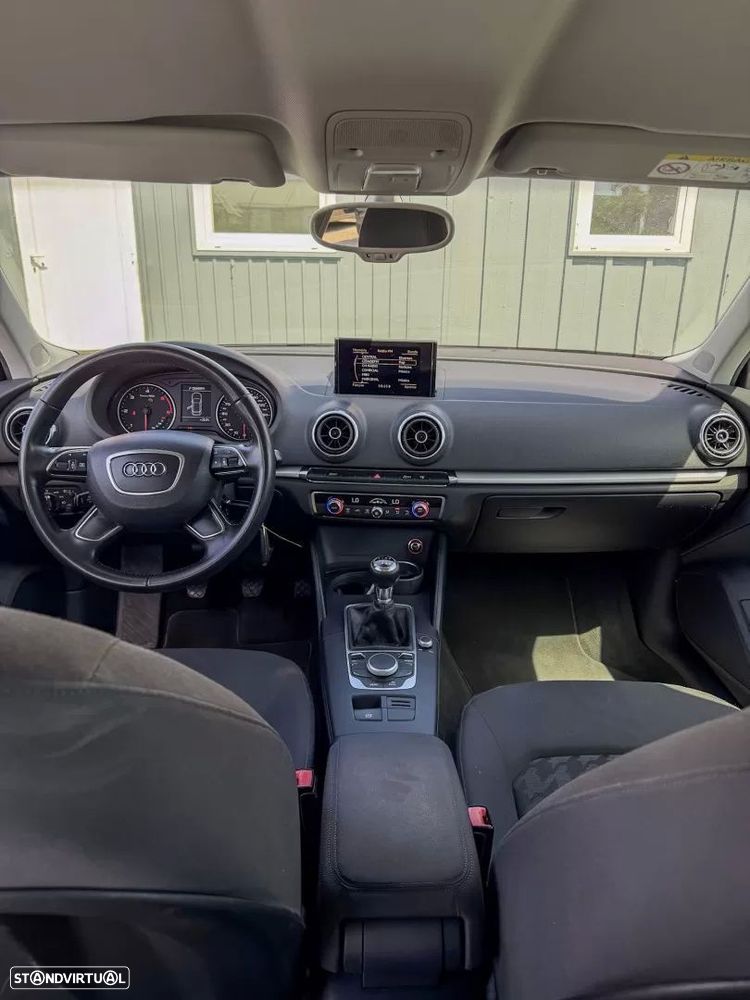 Audi A3 Sportback 1.6 TDI Advance Ultra - 11