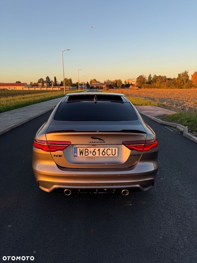 Jaguar XE 2.0 P300 AWD R-Dynamic HSE - 6