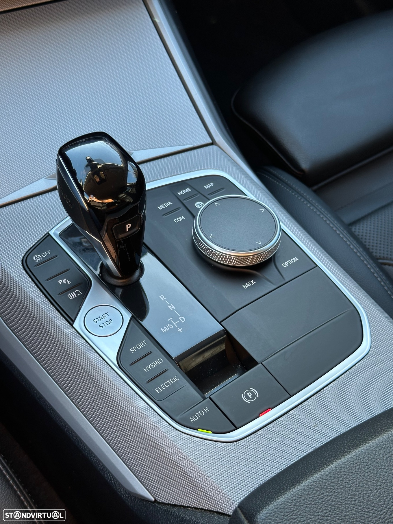BMW 330 e Touring Aut. Advantage - 23