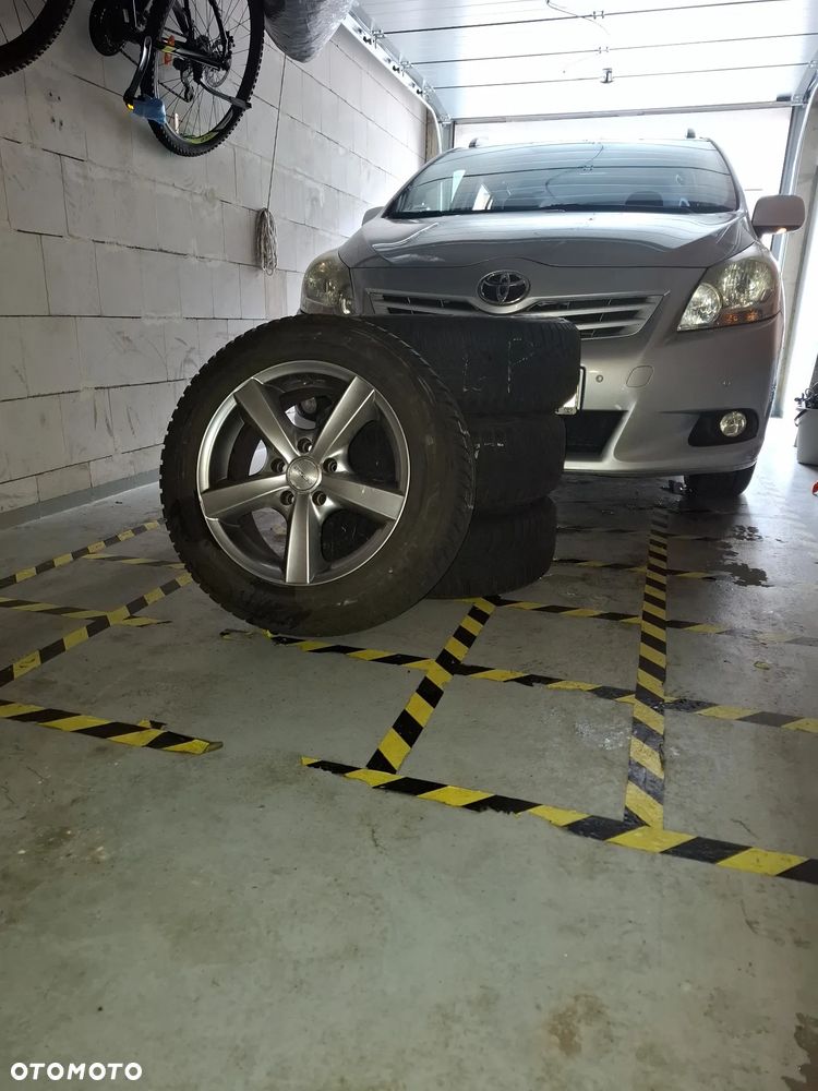 Toyota Verso 2.0 D-4D Sol SW 7os - 24