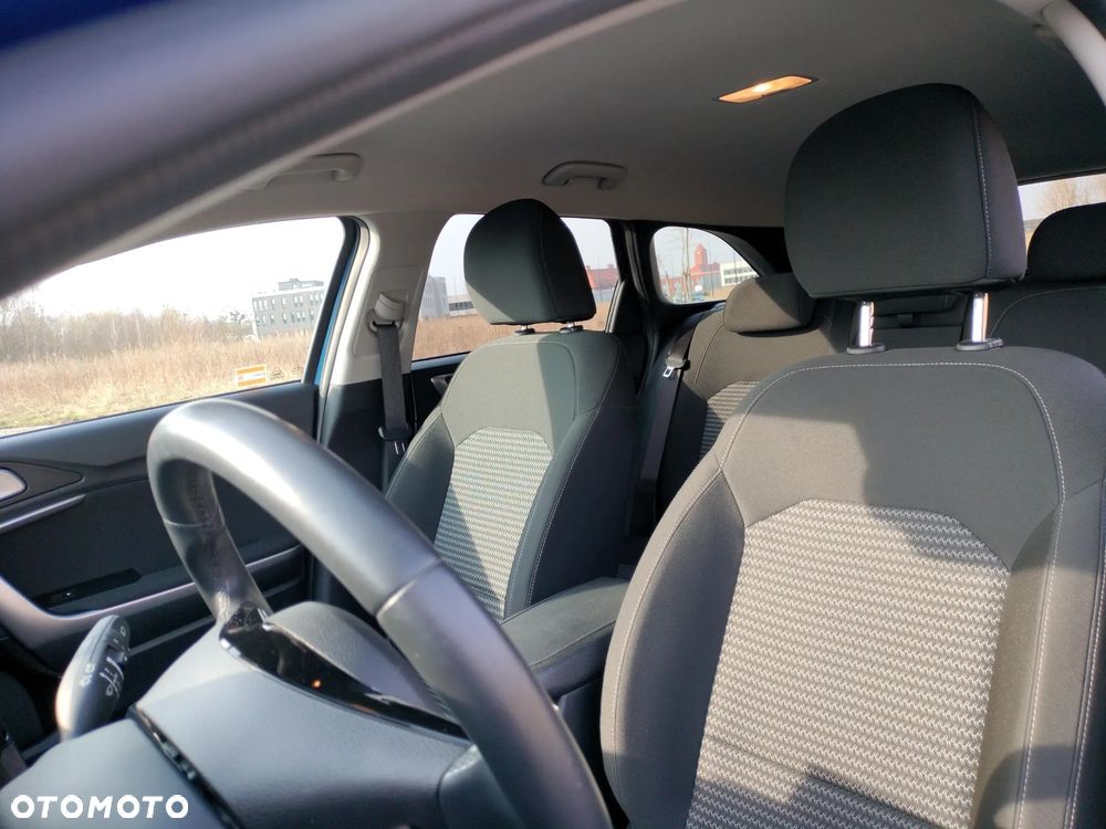 Kia Ceed 1.5 T-GDI M - 11