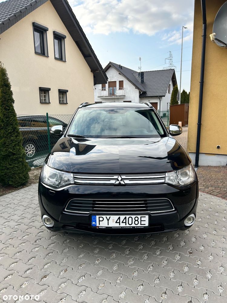 Mitsubishi Outlander Instyle NAVI + - 2