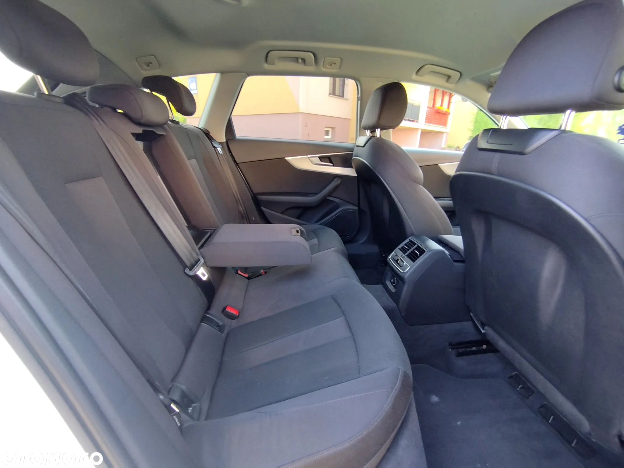 Audi A4 Avant 2.0 TDI S tronic - 13