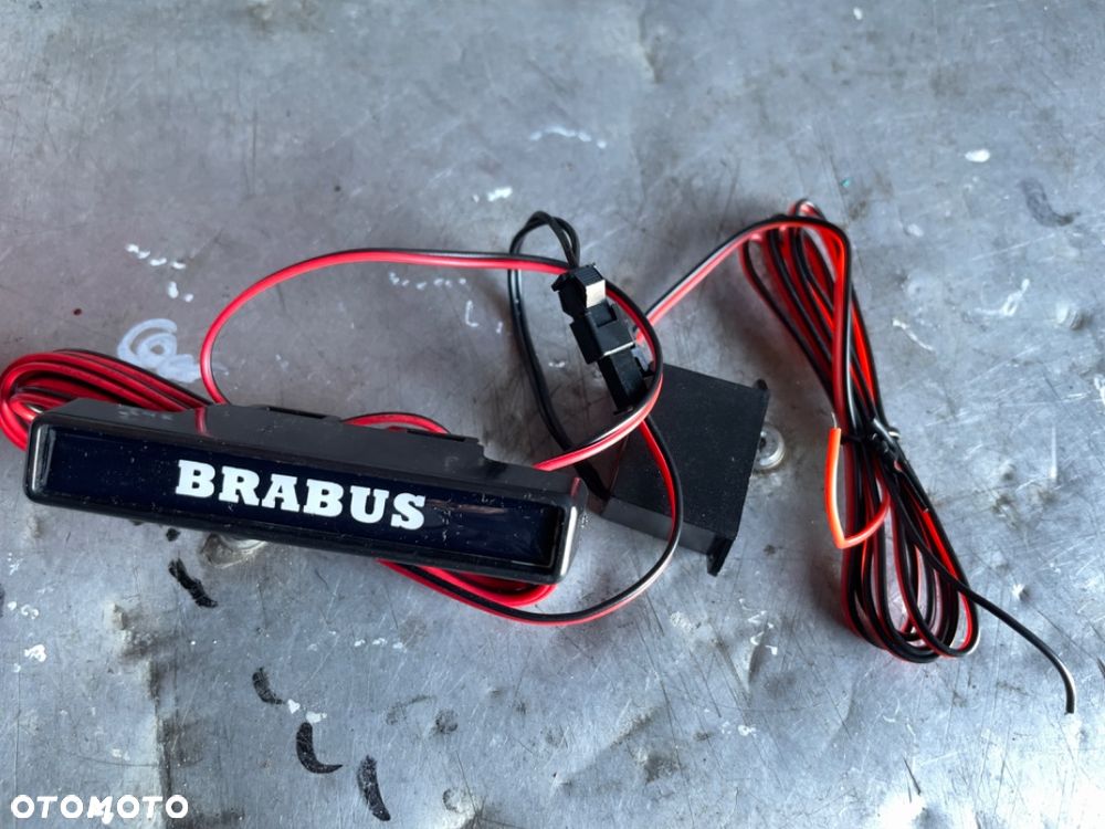 mercedes G 463 464 BRABUS logo led emblemat  w grill