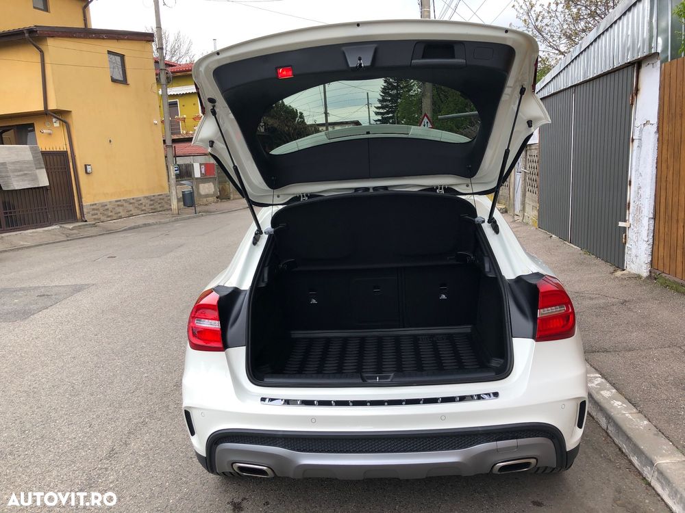 Mercedes-Benz GLA 180 AMG Line - 8