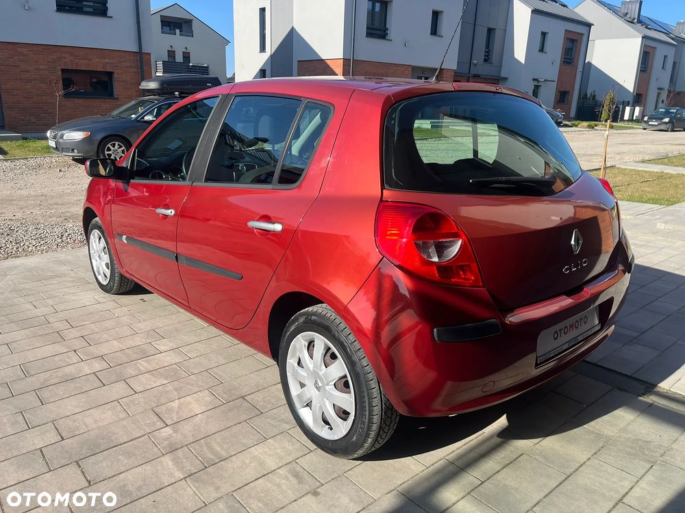 Renault Clio 1.2 16V 75 Expression - 4