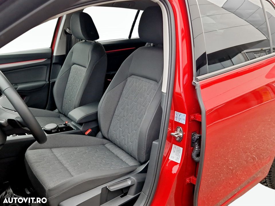 Volkswagen Golf 1.5 eTSI DSG MHEV Advanced - 11