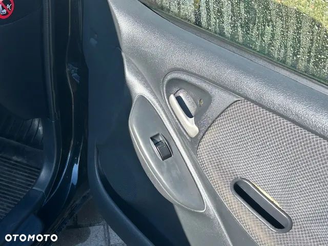 Toyota Yaris 1.0 Luna - 14