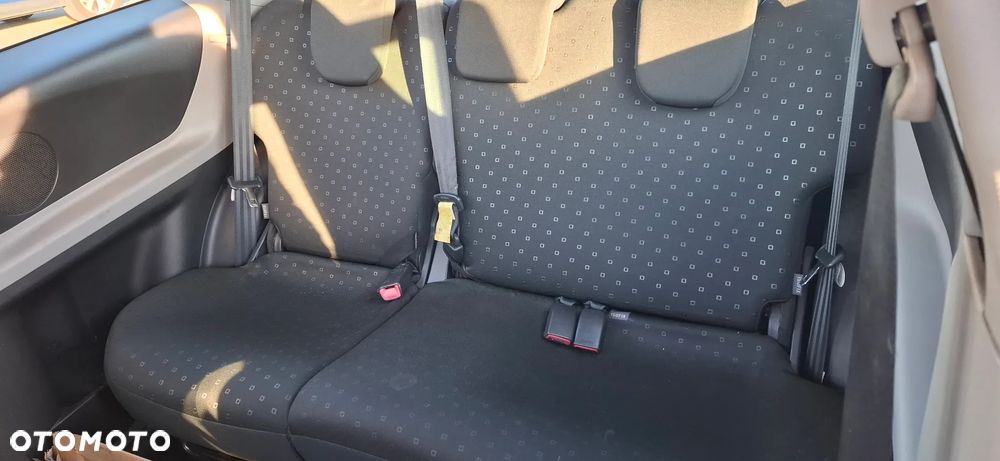 Toyota Yaris - 14