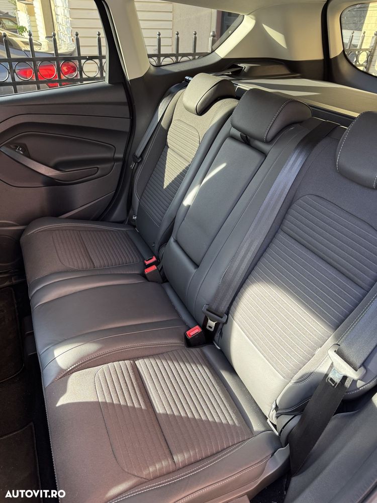 Ford Kuga 2.0 TDCi 4WD Powershift ST-Line - 16