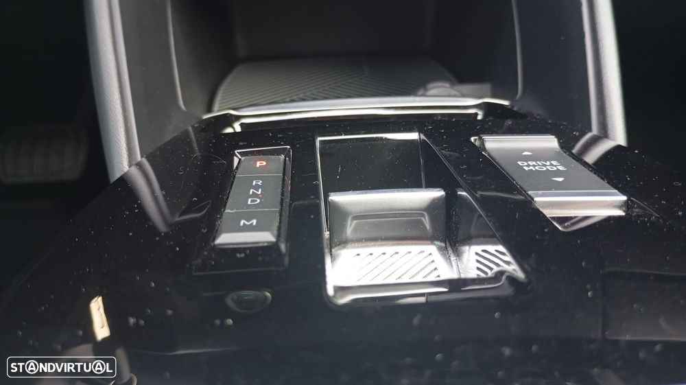 Citroën C4 BlueHDi 130 Stop&Start EAT8 FEEL PACK - 32