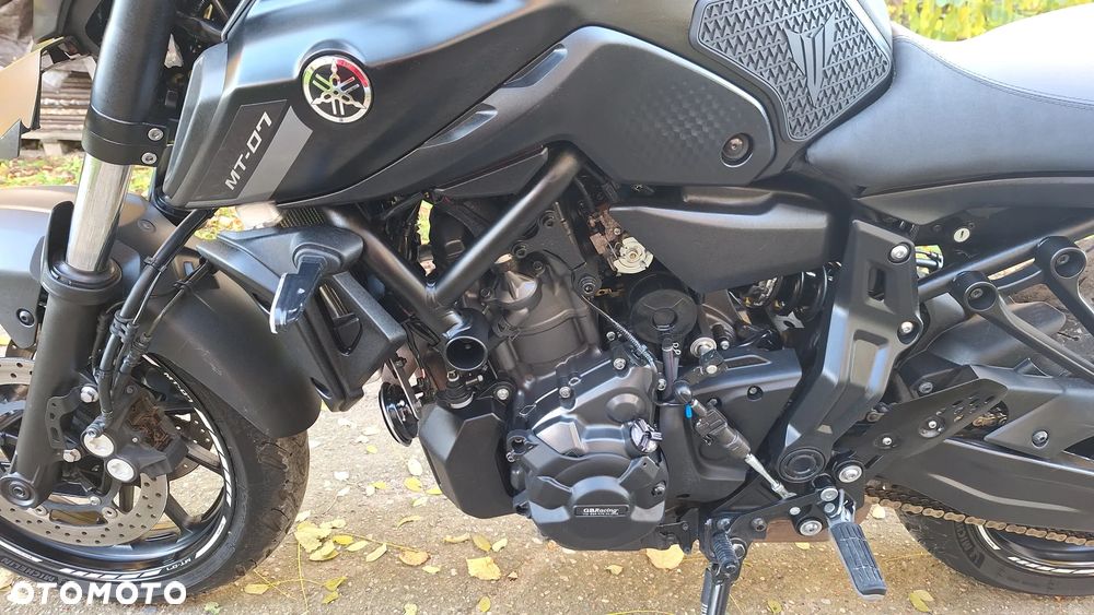 Yamaha MT - 28