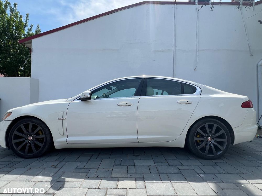 Jaguar XF 2.7D Luxury - 3