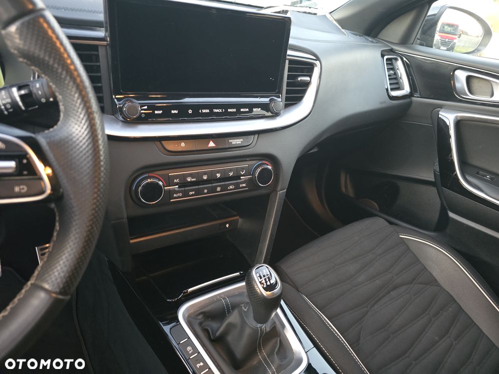 Kia ProCeed 1.5 T-GDI OPF GT LINE - 25