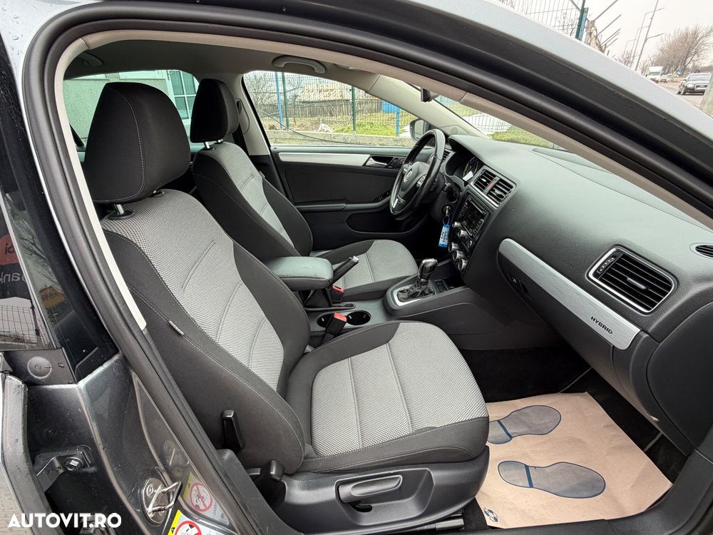 Volkswagen Jetta - 40