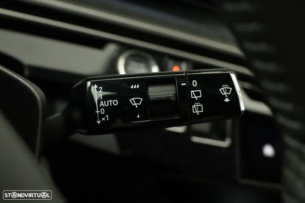 Peugeot 5008 1.2 Hybrid Allure e-DCS6 - 18