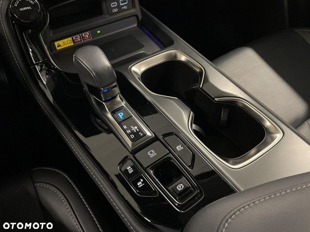 Lexus NX 350h Omotenashi AWD - 25