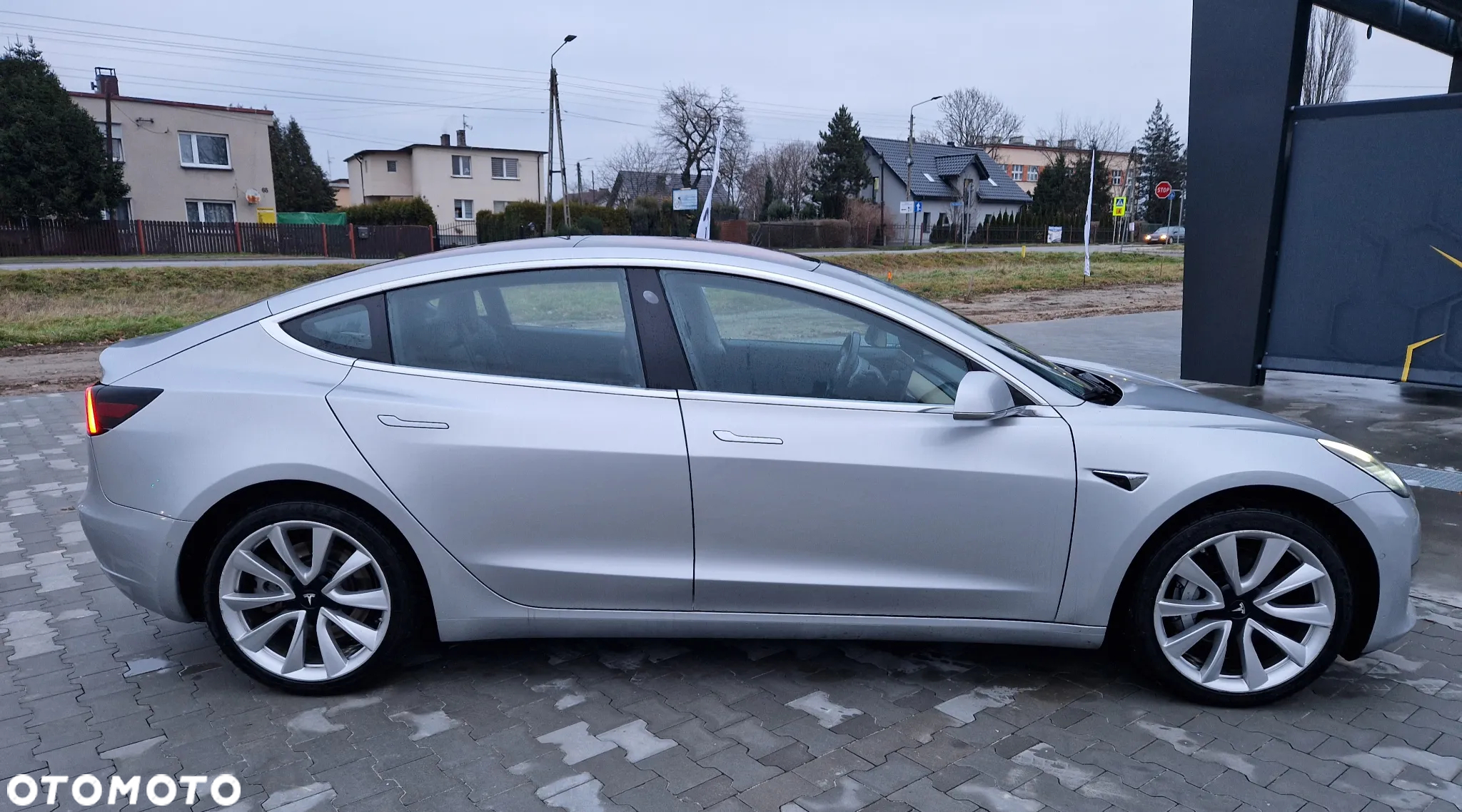 Tesla Model 3 Long Range AWD - 11