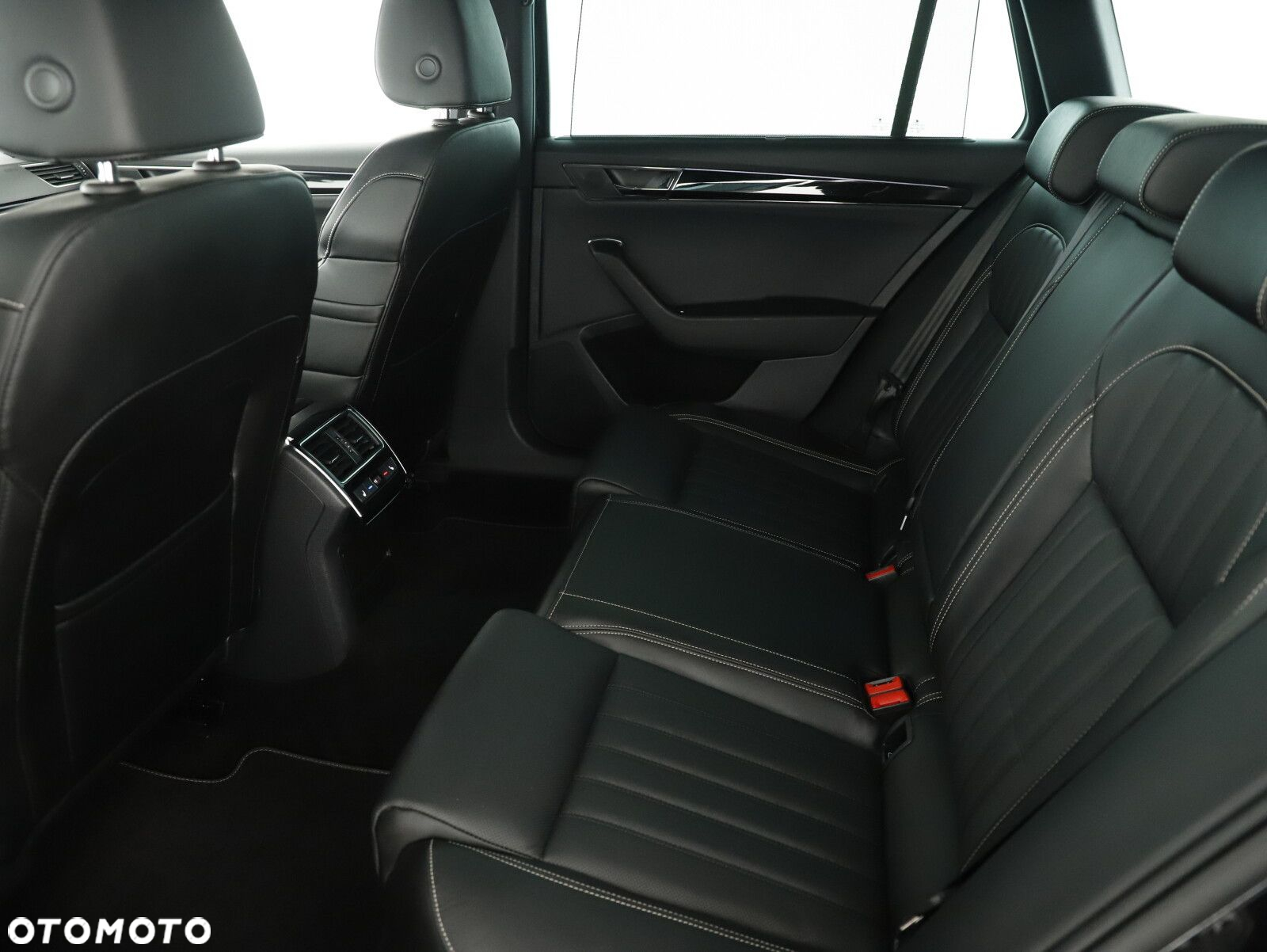 Skoda Superb 2.0 TDI SCR L&K DSG - 23