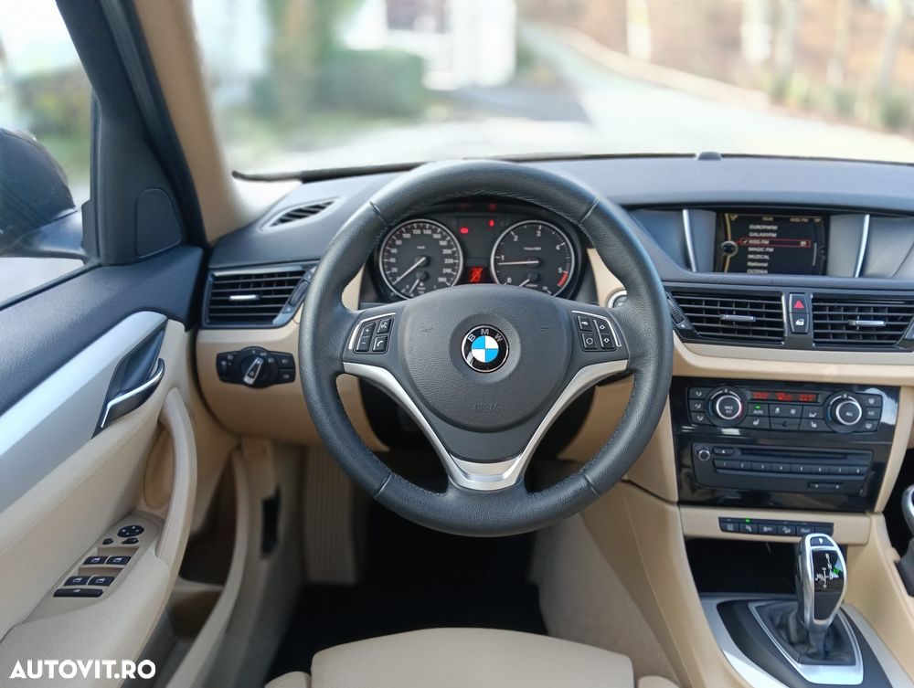 BMW X1 xDrive20d Aut. Sport Line - 8