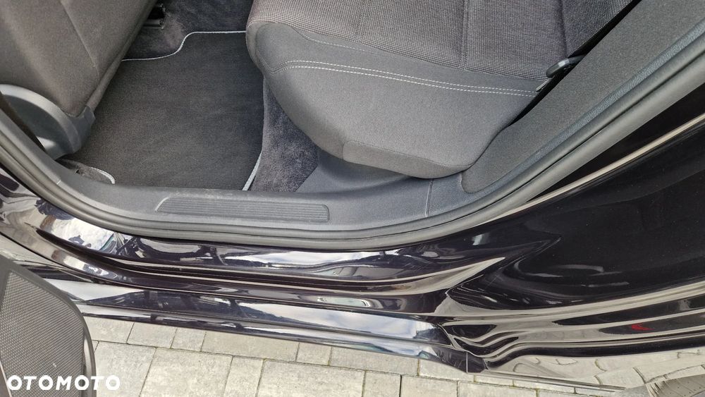 Volkswagen Passat - 20