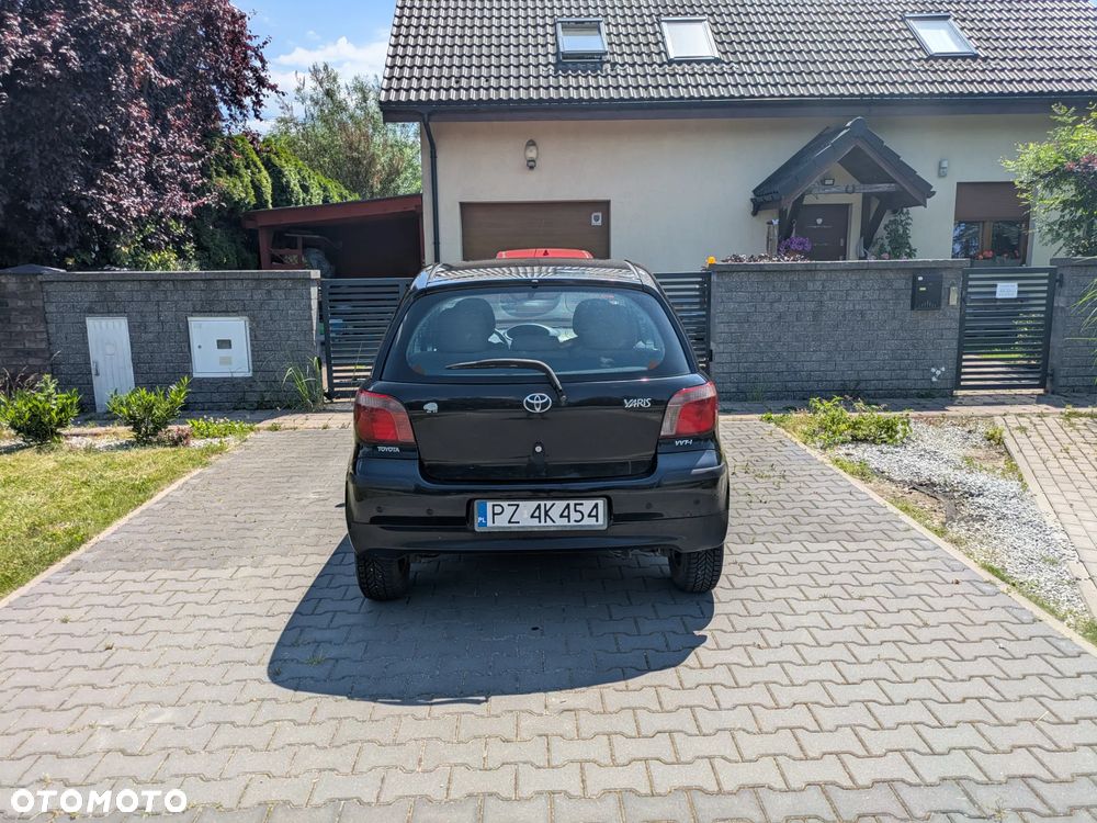 Toyota Yaris 1.3 Sol - 4