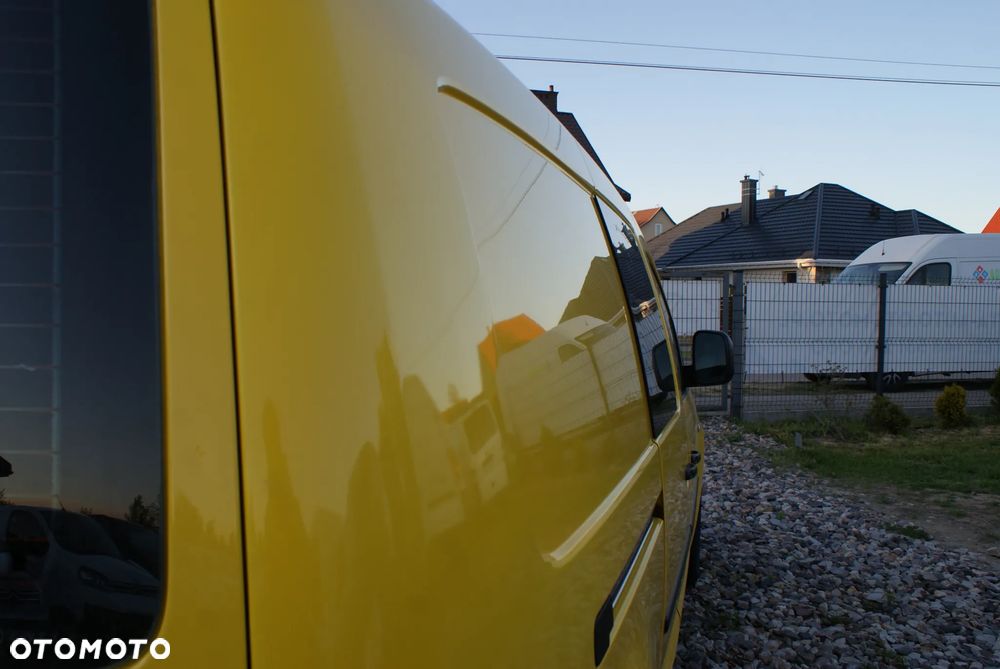 Volkswagen Caddy Maxi - 19