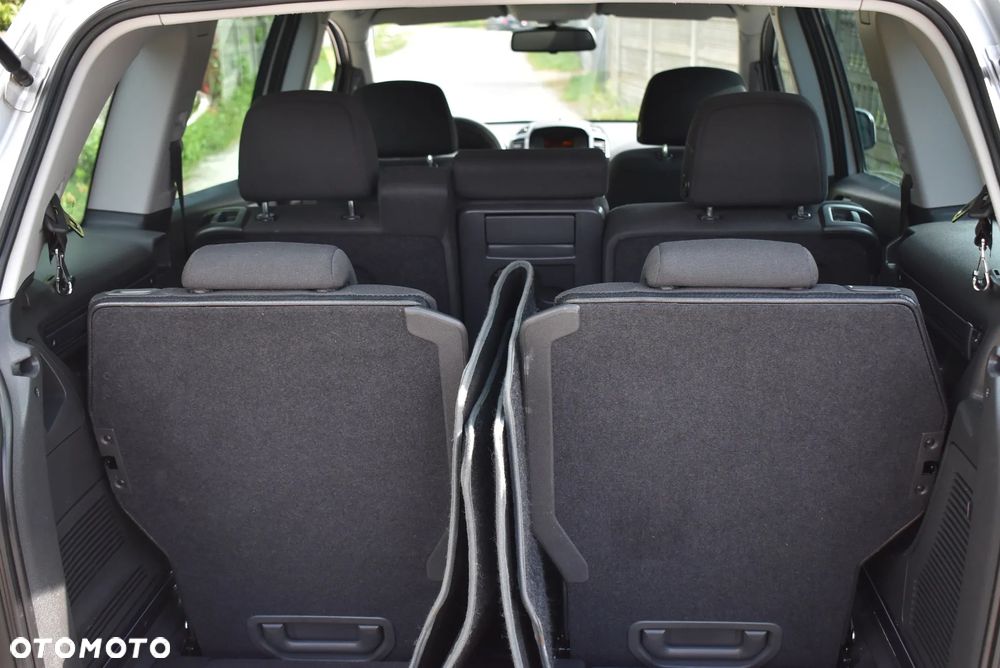 Opel Zafira 1.8 Cosmo - 27