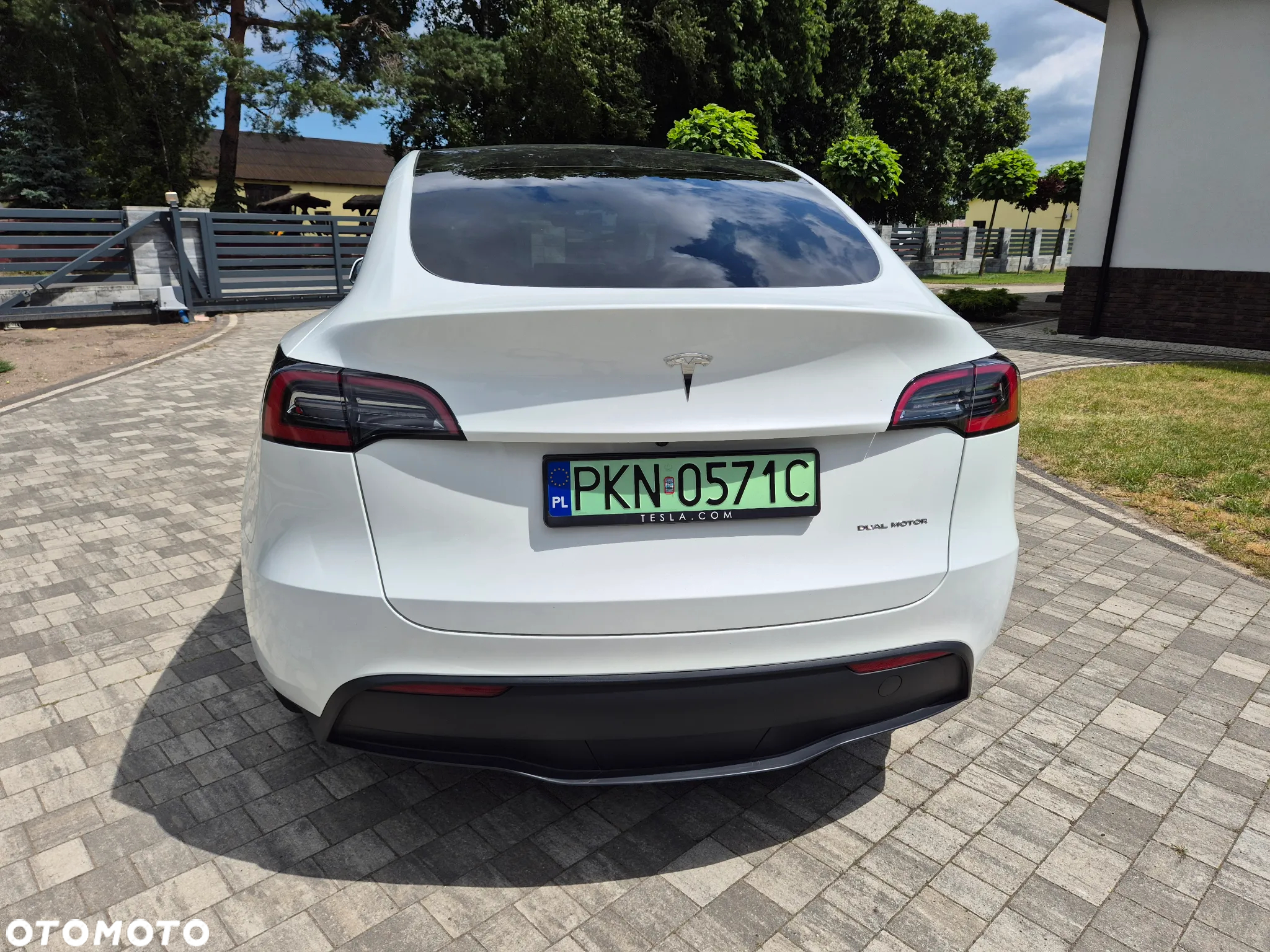 Tesla Y Long Range AWD - 9